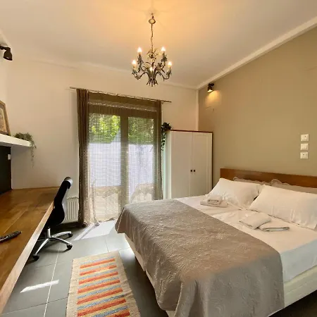 Small Gem Studio Athens, Next To Metro Nomismatokopeio-3