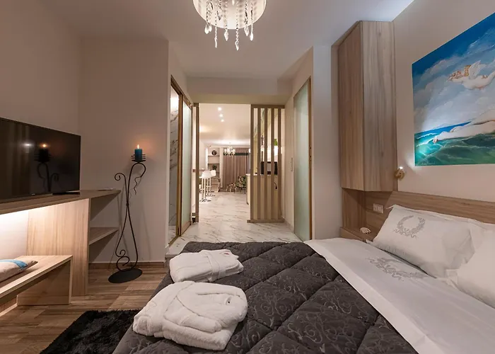 Koukaki Luxury Suites